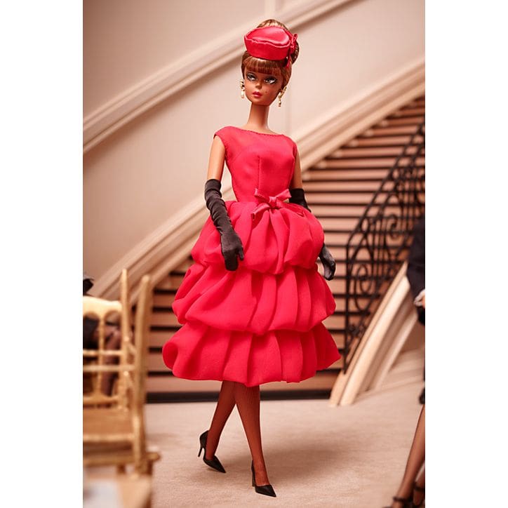 Close-up of Barbie wearing elegant red … – Buy image – 10230295 ❘  seasons.agency
