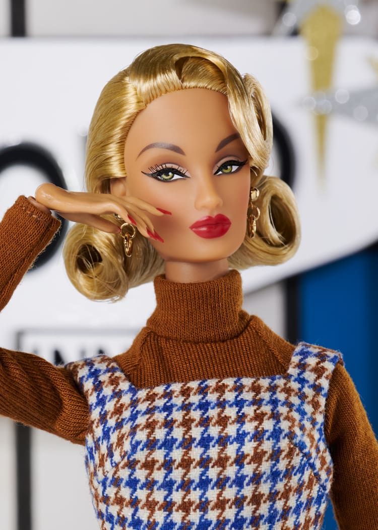 Seeing the Sights Maeve Roche Dressed Doll - Image 4