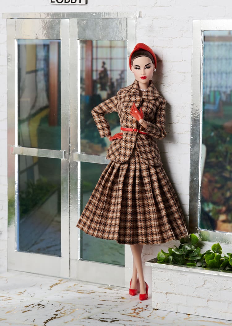 Traveling in Style Evelyn Weaverton Dressed Doll - Image 5