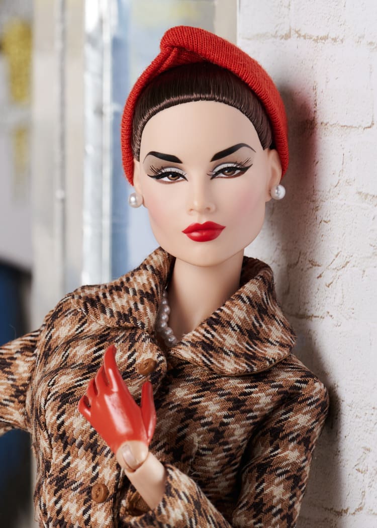 Traveling in Style Evelyn Weaverton Dressed Doll - Image 6